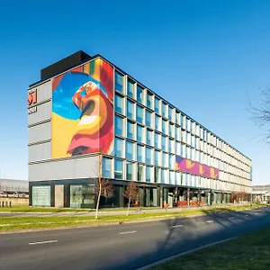 מלון Citizenm Schiphol Airport, סכיפהול
